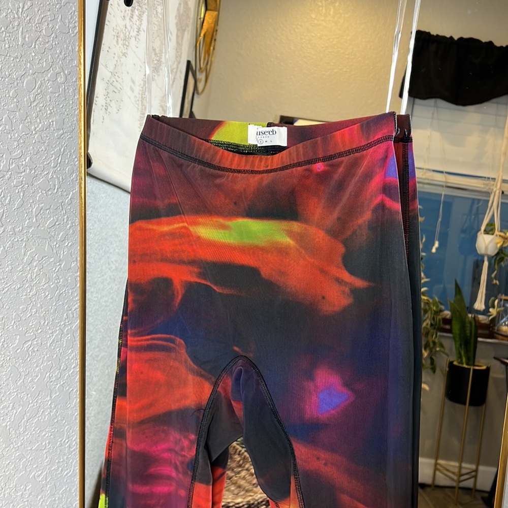 HOUSE OF CB 'Erin' Printed Mesh Trousers NWOT - Picture 7 of 9